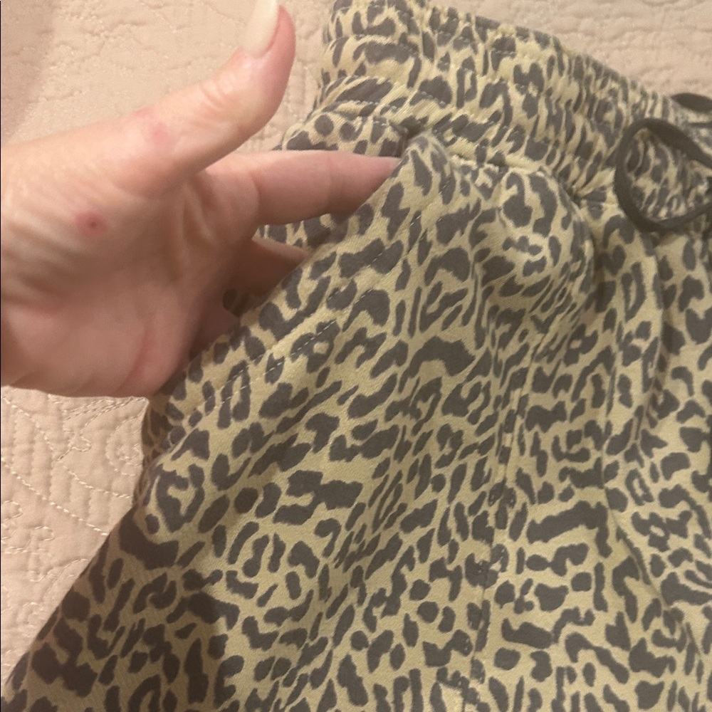 DAILY PRACTICE ANTHROPOLOGY Animal Print Hoodie and Zola Joggers - Picture 12 of 16
